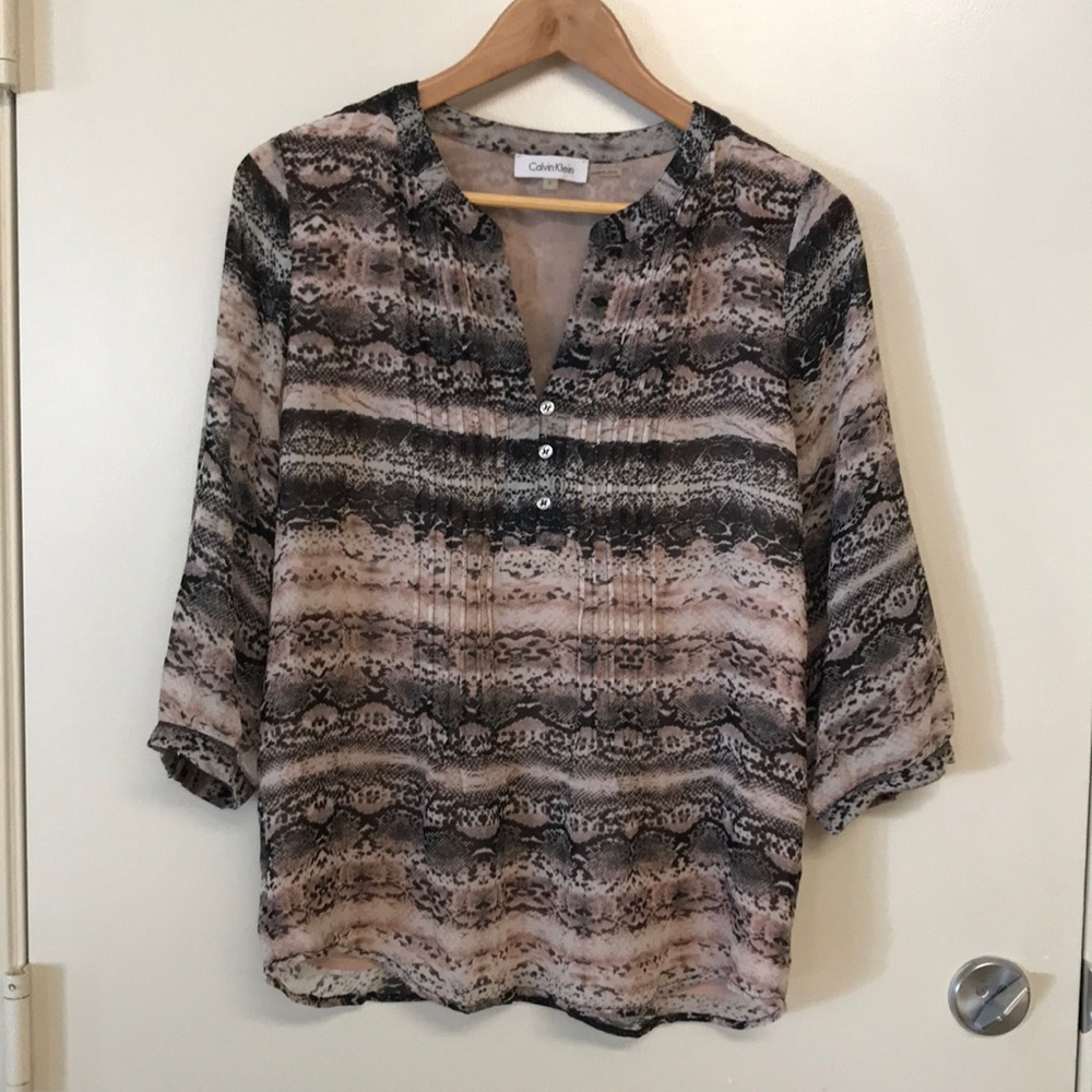🌴3/$20 Calvin Klein Sheer Top